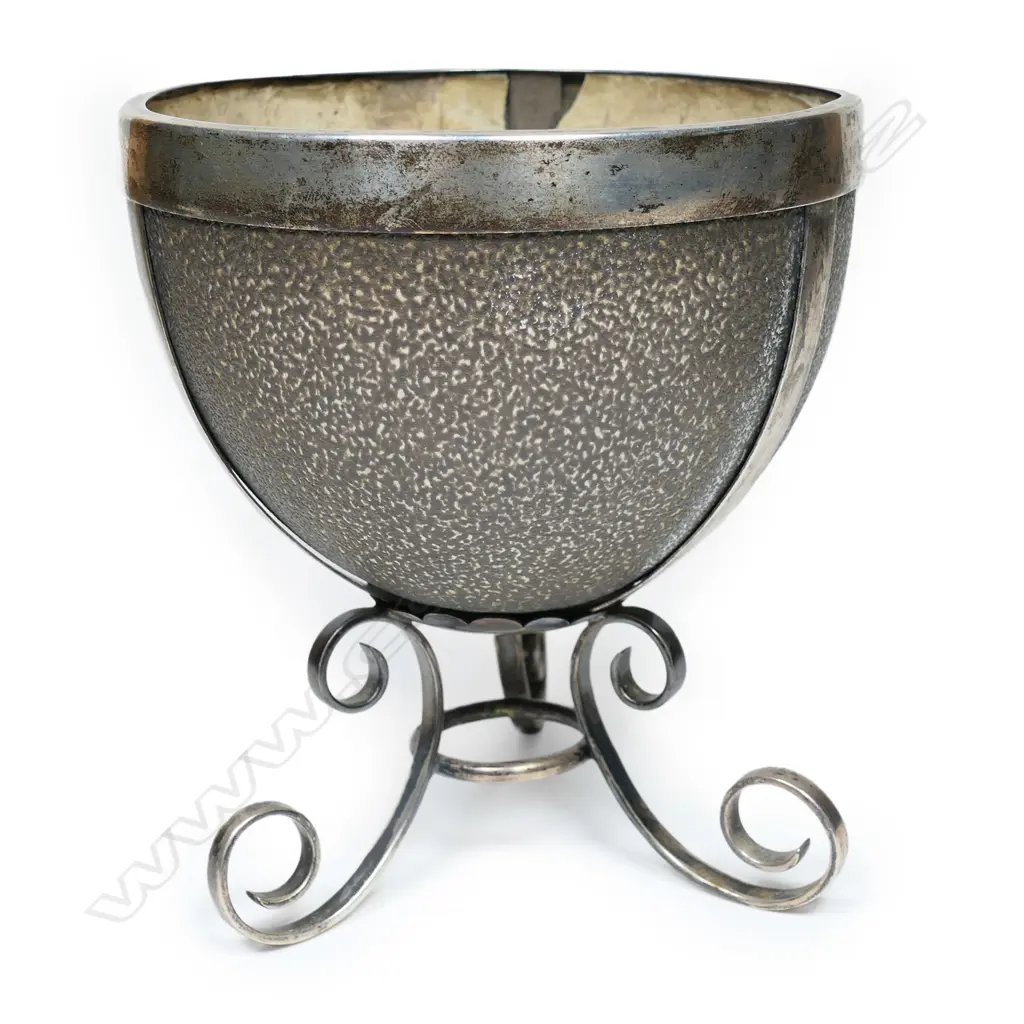 John Neilsen (Napier) silver mounted emu egg cup, Image 1++